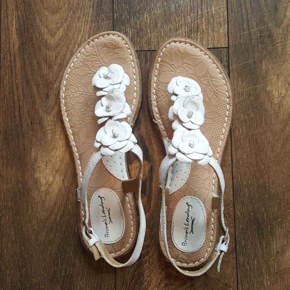 Brown's Landing White Leather Floral Sandals